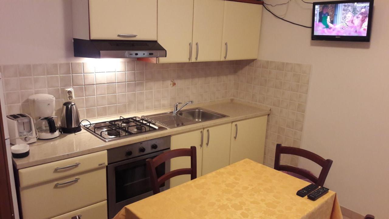 Apartment Radovan โปเรช ภายนอก รูปภาพ