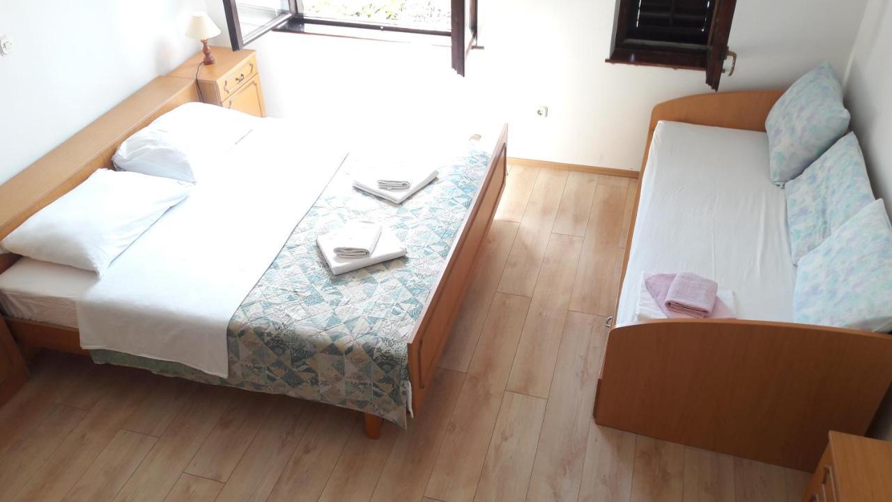 Apartment Radovan โปเรช ภายนอก รูปภาพ