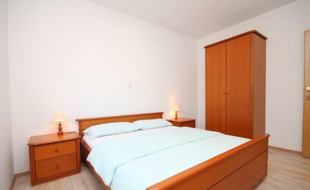 Apartment Radovan โปเรช ภายนอก รูปภาพ